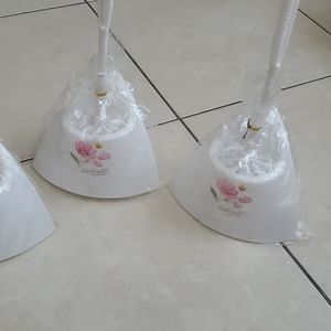 Toilet brushes